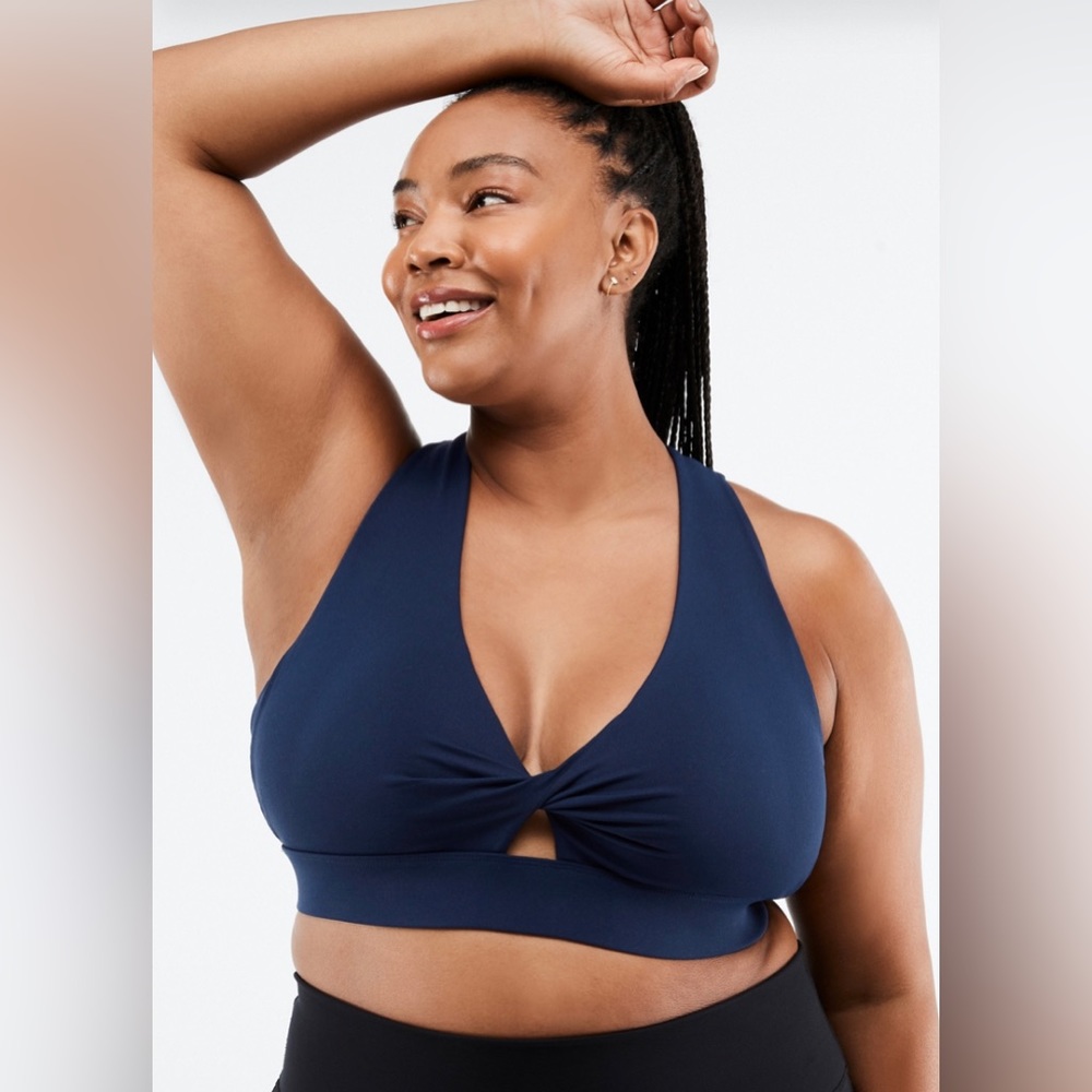 SIZE 2x: FABLETICS Oasis Twist Sports Bra